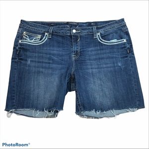 Vigoss fringed distressed pocketed denim shorts